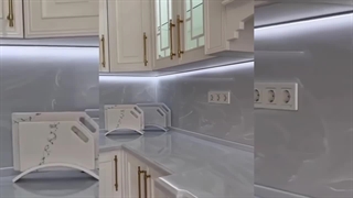 کابینت نئو کلاسیک سفید با جزیره سرمه ای