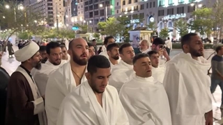 قهرمانان کشتی کشورمان شب شهادت حضرت زهرا(س) در مدینه و مکه لبیک گویان با لباس احرام