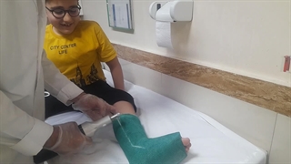 باز کردن گچ اقا کیان