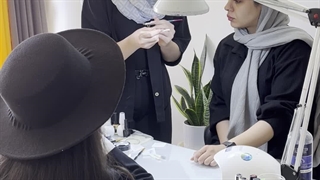 آموزش کاشت ناخن در اصفهان