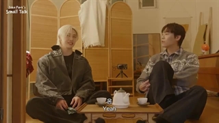 برنامه‌ی John Park's Small talk با حضور بنگ‌چان از STRAY KIDS با زیرنویس فارسی آنلاین♡♡کپ
