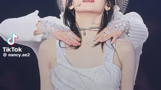 عاشق این دخترممممممم