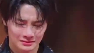 الهییی فدای اشکاتون بشمم...دارن میگن لینو پاش مشکل پیدا کرده وای نه یعنی چییییی نههههه جوپپپ میکشمتتت