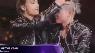 واییی هیونلیککککسسس وااااییی تیپشوننن واییی موهاشونننن اوخوداا