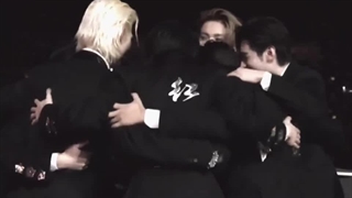 به وقت کره الان یکشنبه 30 نوامبر 2025 و 5 سالگی انهایپن هست چوکاههه بریم  برای یک سال معرکه دیگه