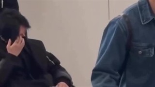 لینو روی ویلچر توی فرودگاه...