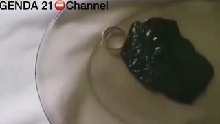 اون ماده سیاه رنگ گرافنه  گرافن ب فلزات جذب میشه  ولی ببین واکنشش نسبت به سیر خام چیه