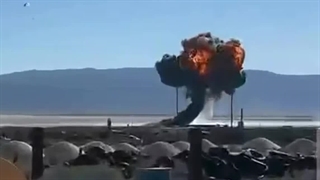 لحظه سقوط جنگنده اف-۱۶ آمریکا