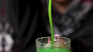 چالش رنگ فانتزی با کاغذ رنگی | رنگ مو فانتزی | سالن زیبایی هلسا