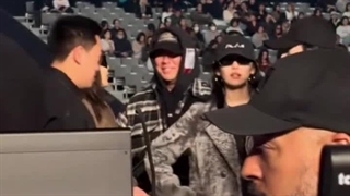 ترک New Woman لیسا قبل از شروع کنسرت دوجا کت در کره جنوبی پخش شد