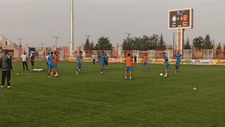 لحظاتی از گرم کردن بازیکنان مس رفسنجان - گل‌گهر