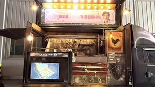 جیسو برای حمایت از بازیگر سئو این‌گوک هم بازی خودش در سریال Boyfriend On Demand، کامیون خوراکی فرستاده