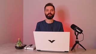 فیلر لب زیر نظر دکتر همدانی، متخصص در کلینیک آدری زعفرانیه تهران