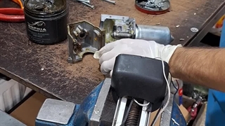 تعویض موتور و چرخ دنده گیربکس جک BFT PHOBOS NBT