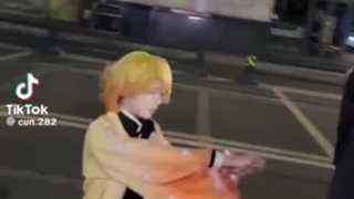 افسانه ها میگن تانجیرو هنوزم دنبال زنیتسوئه....