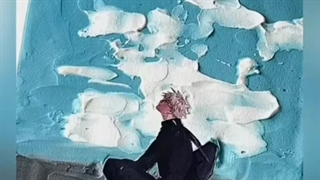 گریه ؟ نه بابا دارم لزگی میرقصم ((: