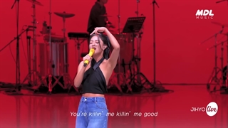 اجرای اهنگ Killin' Me Good و Room از Jihyo در it's Live
