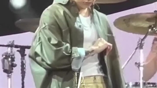 بالاخره کامنت ها باز شد خیلی دلم برای همتون تنگ شده بود اکانتم پریده بو از یه طرف نظرات قفل بودن