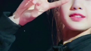 ادیت از لیسا بلک پینک 