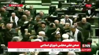 حضور نماینده‌های مجلس با لباس سپاه در جلسه امروز