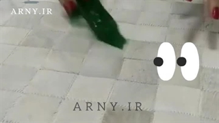 تست ریختن مایعات مختلف روی فرشپوست