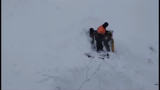 سقوط چندین بهمن محور مریوان - هورامان - پاوه را مسدود کرد