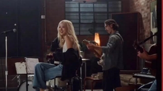 منتشر شده از رزی برای برند Levi's