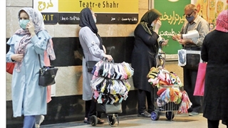 معاون خدمات شهری شهرداری تهران: برخی دستفروشان مترو مواد مخدر می‌فروشند!