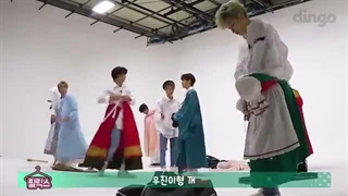 برنامه "Dress and dance" با حضور گروه استری کیدز "STRAY KIDS" مال اوایل دبیو ☆درخواستی دیانا☆ (پیشنهادیییی جر میخوریدددد)