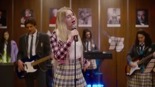 Aleyna_Tilki_-_“Yüce_Dağ_Başında”