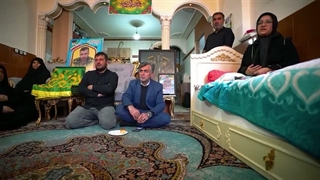 پرچم متبرک امام رضا(ع) منزل شهدای جنگ رمضان اصفهان حسین مرادی، فردین قدمی، مهدی مرتضایی، حسین دادور، اسماعیل محمدوند