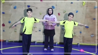 محتوای ورزشی: آموزش مهارت‌های حرکتی پایه و بنیادی برای دانش‌آموزان استثنایی
