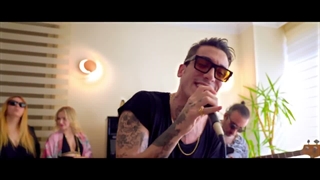 Can_Bonomo_-_Sihirbaz(720p)