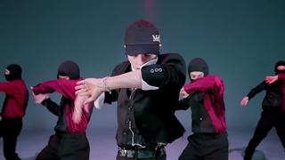 {ARTIST OF THE MONTH}HYUNJIN DANCE COVER