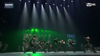 اجرای استری کیدز "STRAY KIDS" در ماما اواردز "MAMA" سال ۲۰۲۲ (کپشن)