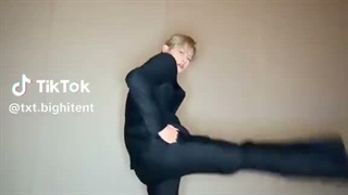 LEGSS؟؟؟؟ (اپدیت تیک‌تاک تی‌اکس‌تی)