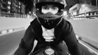 پست بازیگر و مدل تایلندی Pavel Phoom (Naret Promphaopun) با چالش Bikerkook ترک Hooligan که جونگکوک هم لایکش کرده همم ری پستش