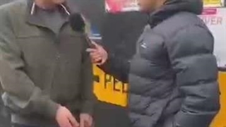 وقتی حتی خارجی ها هم میگیرن روتون بعد میخوای تو ایران انقلاب کنی :)