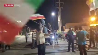 نمایش پهپاد جاسوسی دشمن در تجمع شبانه مردم در جزیره هرمز - جنگ رمضان